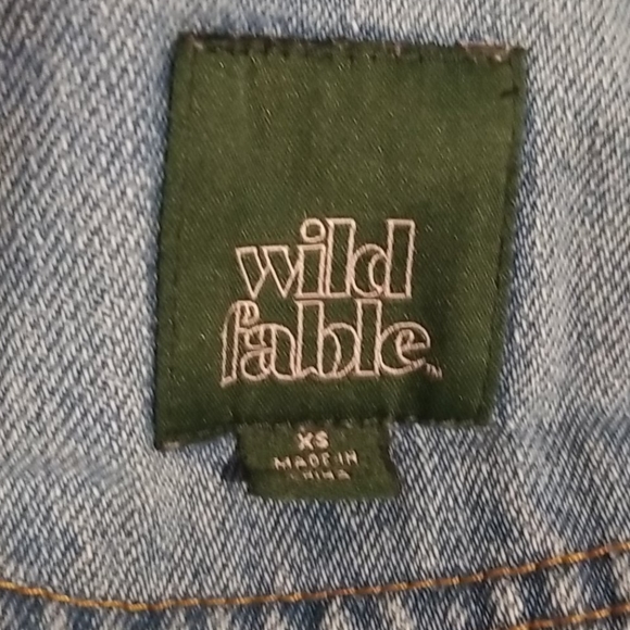 women's distressed jean jacket..size extra small - Picture 4 of 4